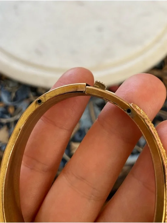 Antique Victorian Ornate Hinged Bangle Bracelet - Picture 14 of 17